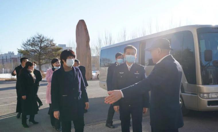 朝陽副市長、市公安局黨委書記、局長趙丕顯帶隊參觀冰河集團